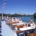 Bei Sonnenschein auf den großzügigen Außendecks